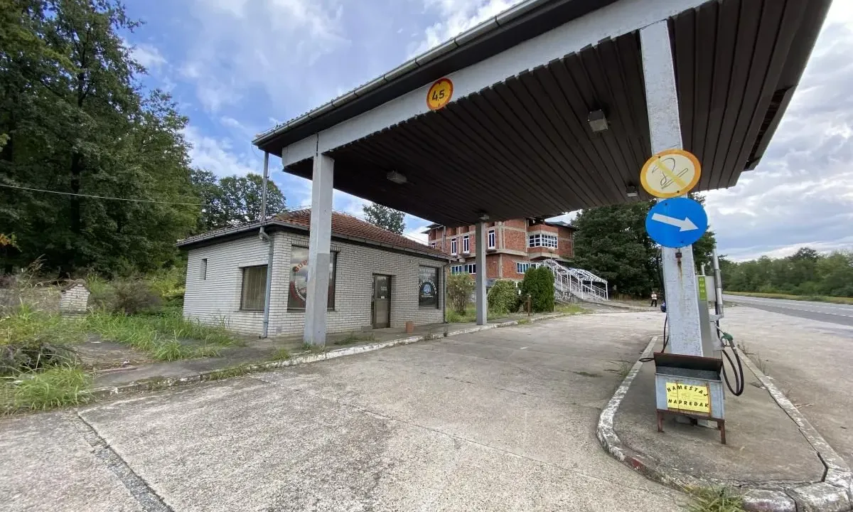 Izdavanje, poslovni prostor, 800m², Despotovac, Srbija