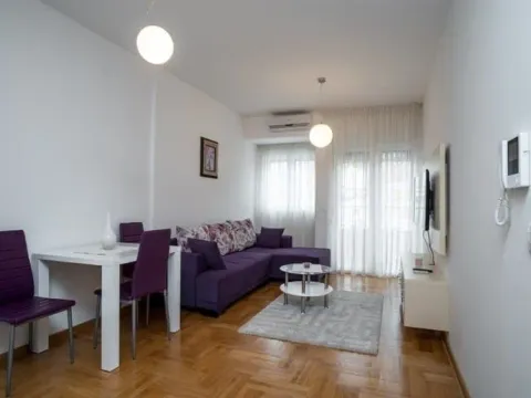 Rent, one bedroom apartment, 42m², Rozino, Budva - image 13