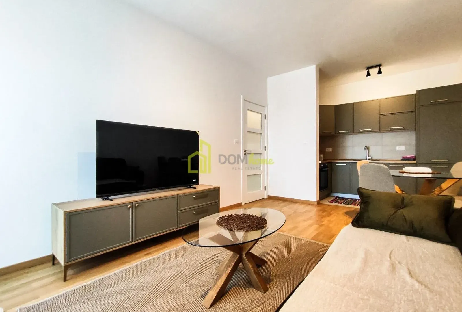 Izdavanje, jednosoban stan, 45m², Pobrežje, Podgorica
