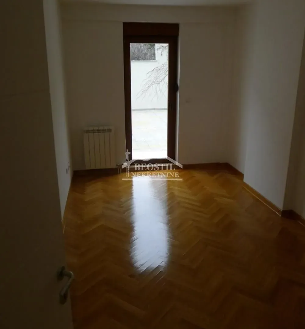 Prodaja, stan, 123m², Crveni Krst, Beograd