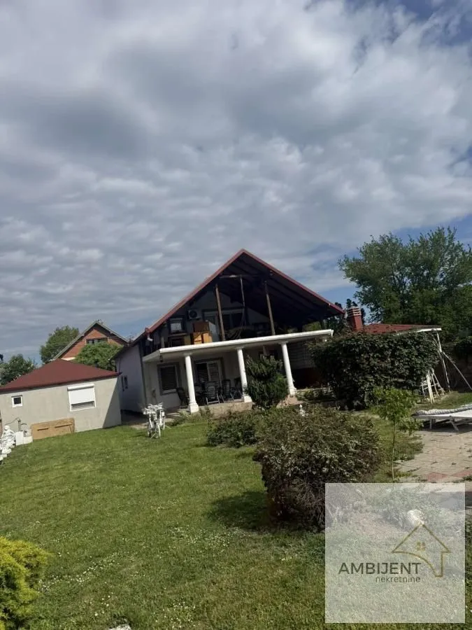 Prodaja, kuća, 248m², Centar, Stara Pazova