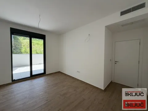 Prodaja, četvorosoban stan, 90m², Petrovaradin, Novi Sad - image 4
