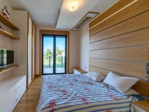 Sale, house, 310m², Dub, Kotor - image 11