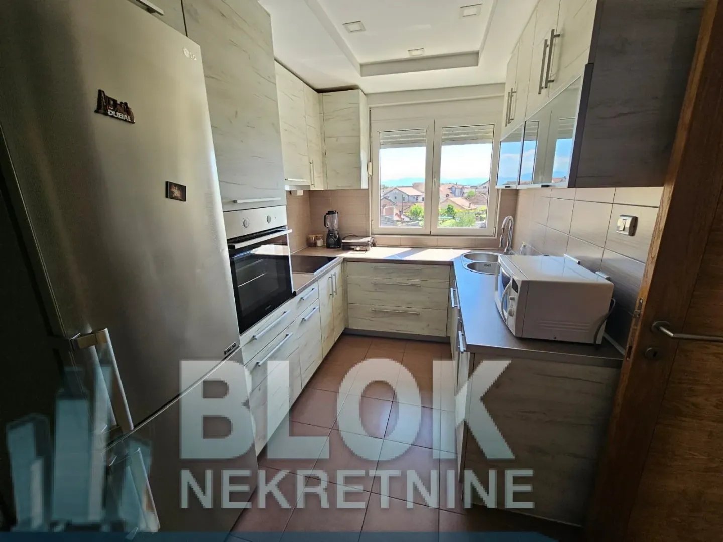 Izdavanje, trosoban stan, 155m², Zabjelo, Podgorica