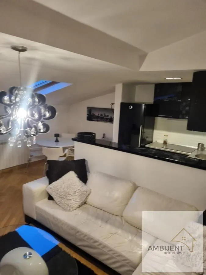 Izdavanje, trosoban stan, 64m², Stari Grad, Beograd