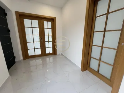 Prodaja, kuća, 181m², Sremska Kamenica, Petrovaradin - image 7