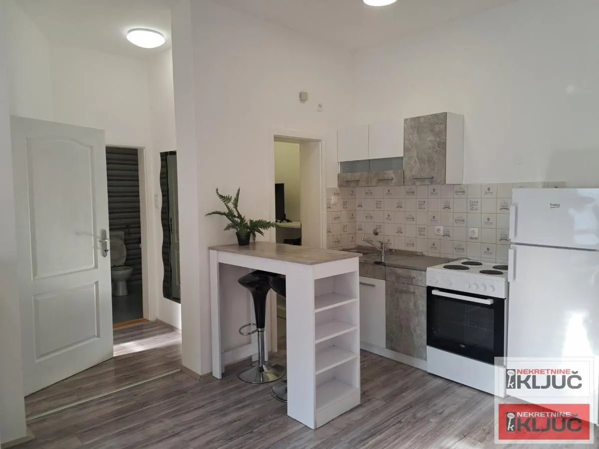 Prodaja, trosoban stan, 71m², Bulevar Oslobodjenja, Novi Sad Sve Podlokacije