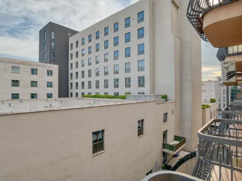 Izdavanje, dvosoban stan, 90m², Centar, Podgorica - image 25