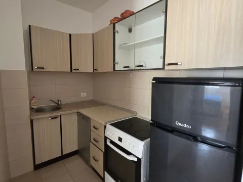 Rent, one bedroom apartment, 45m², Budva, Crna Gora - image 16