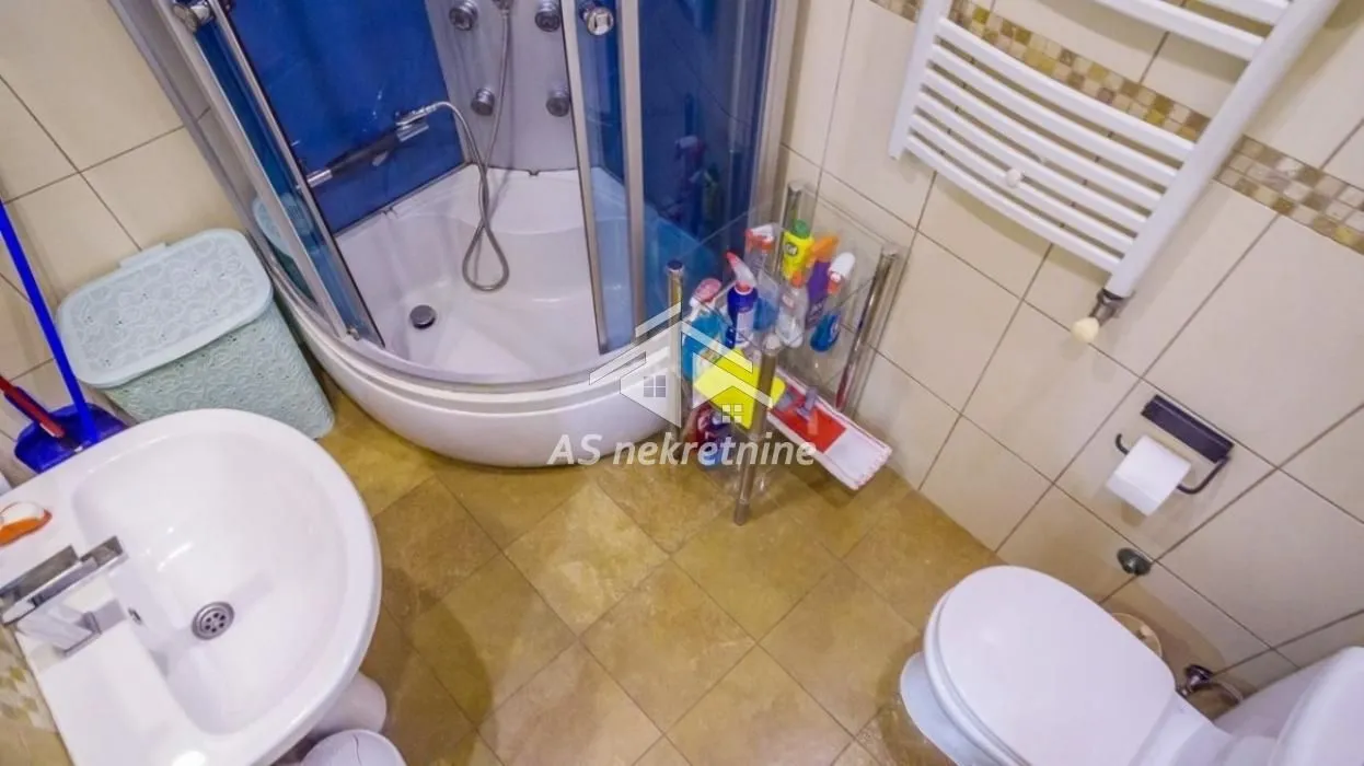 Rent, four bedroom apartment, 140m², Đeram Pijaca, Beograd