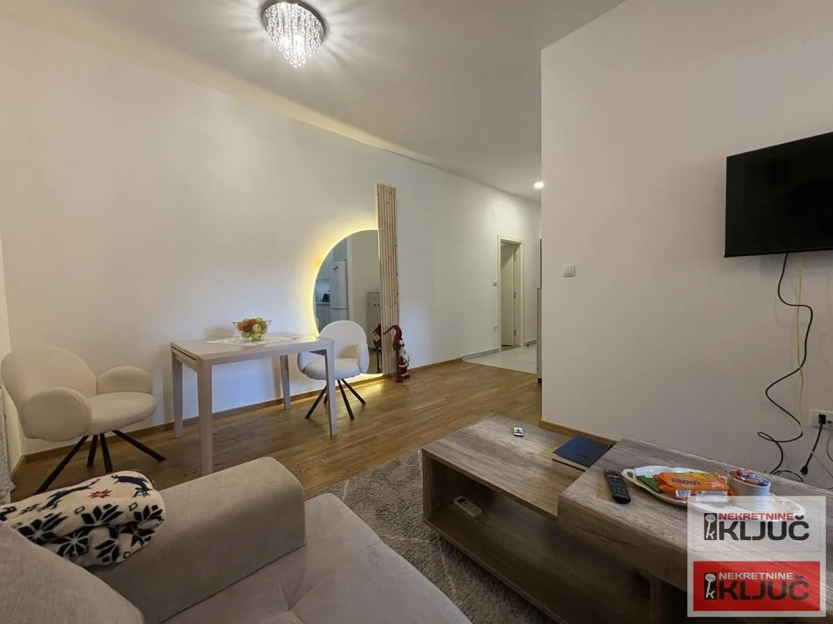 Prodaja, jednosoban stan, 39m², Rotkvarija, Novi Sad Sve Podlokacije