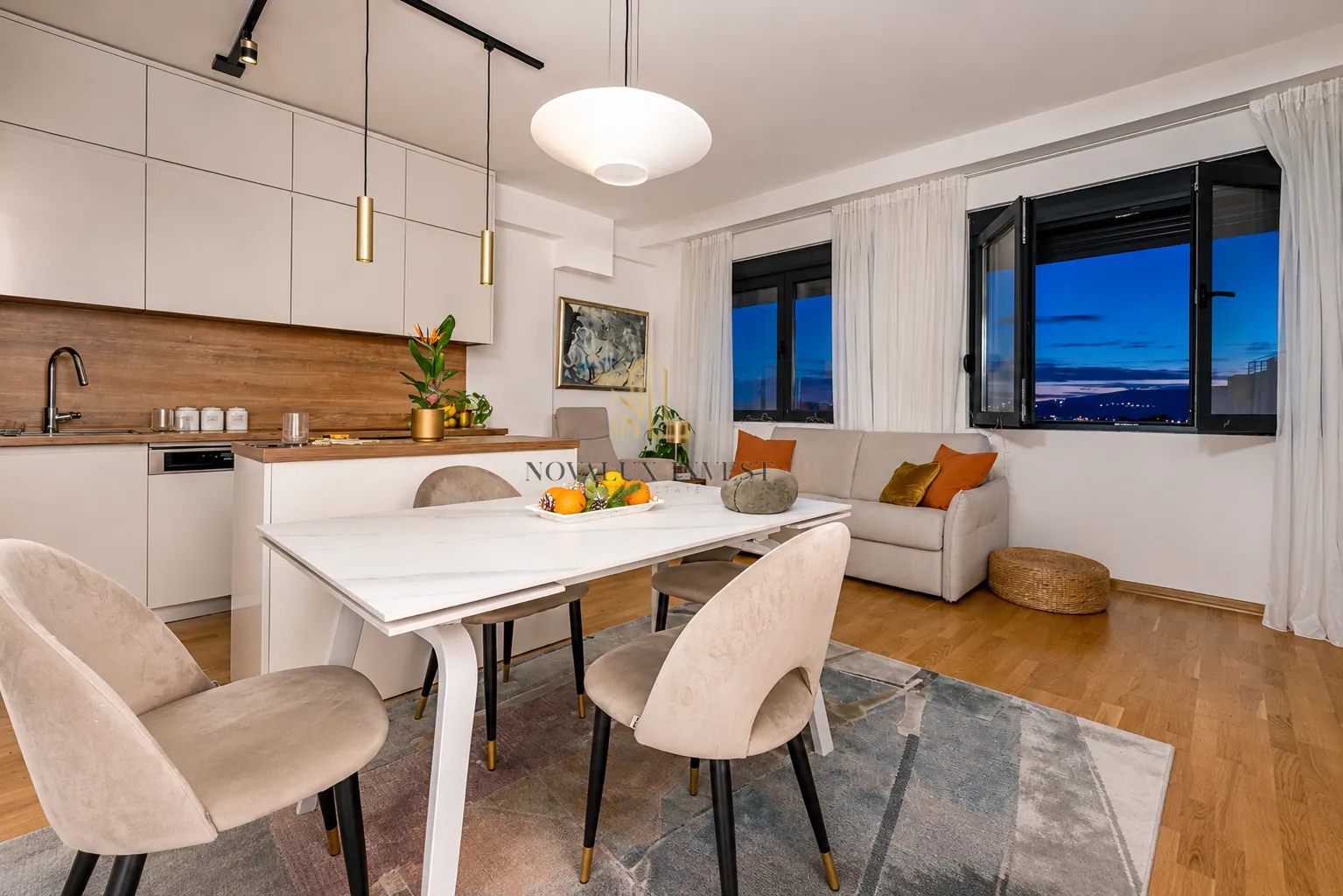 Prodaja, dvosoban stan, 63m², Pod Kuk, Tivat