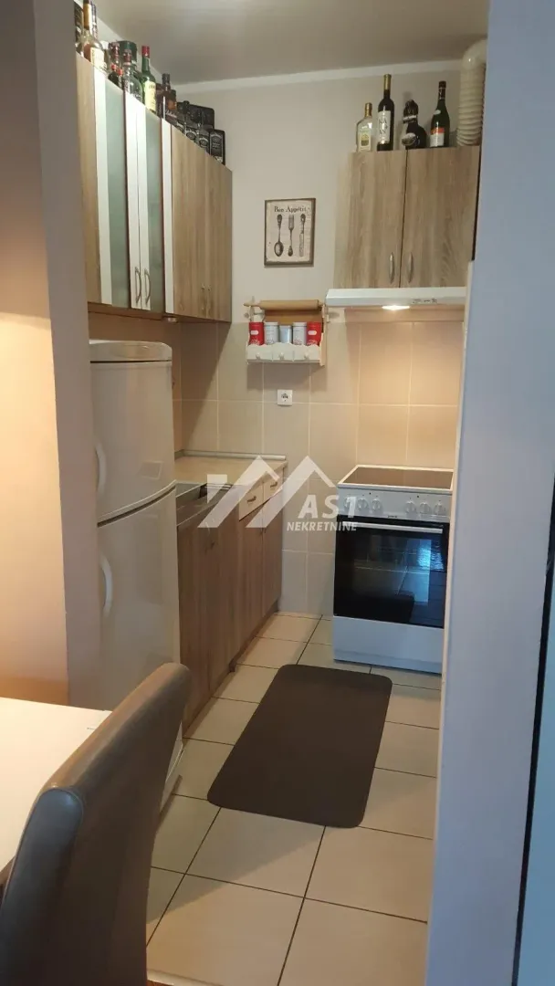 Izdavanje, jednosoban stan, 40m², Grbavica, Novi Sad Sve Podlokacije