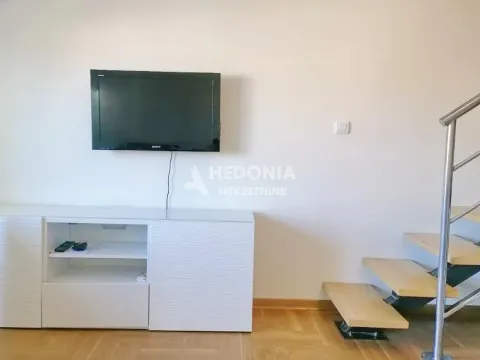 Izdavanje, dvosoban stan, 60m², Savski Venac, Beograd - image 2