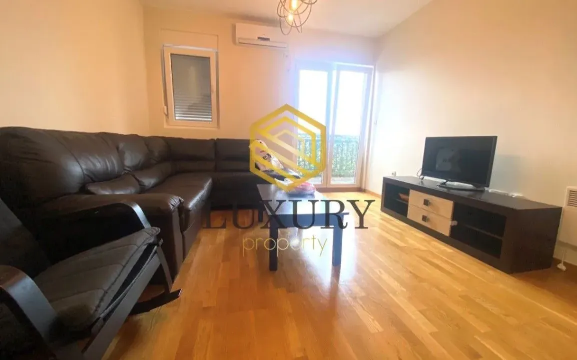 Izdavanje, dvosoban stan, 64m², Stari Aerodrom, Podgorica