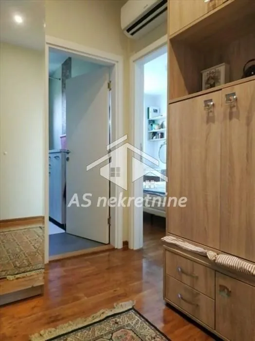 Izdavanje, četvorosoban stan, 80m², Profesorska Kolonija, Palilula Sve Podlokacije