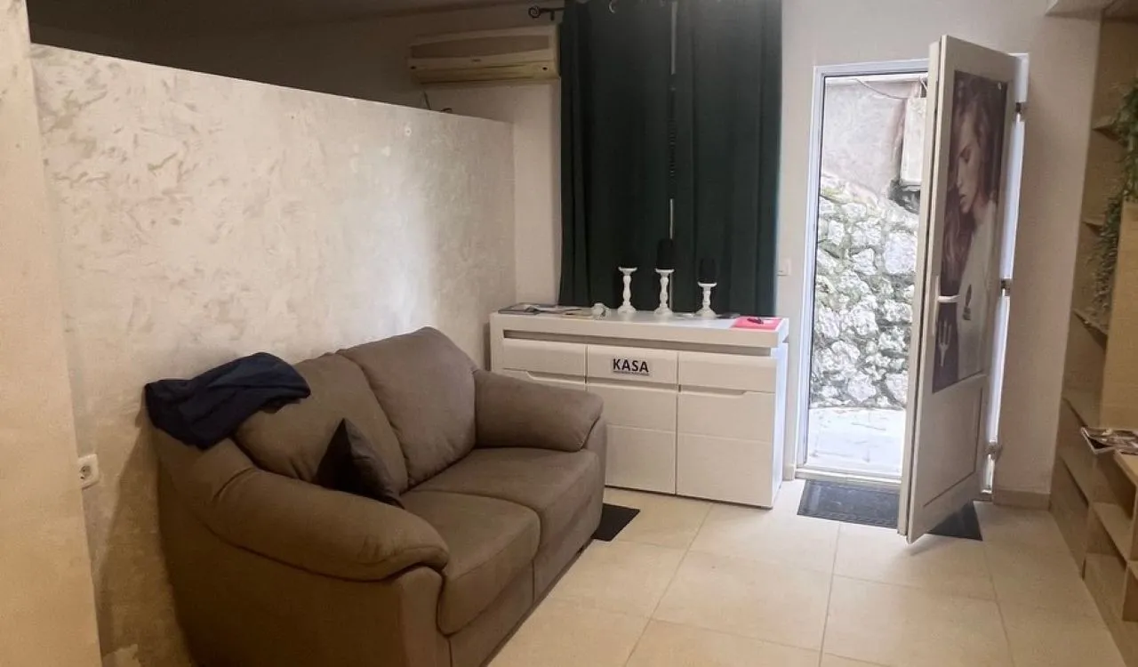 Prodaja, poslovni prostor, 82m², Budva, Crna Gora