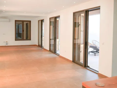 Sale, house, 420m², Blizikuće, Budva - image 8