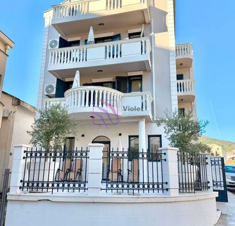 Rent, hospitality venue, 440m², Adok, Budva