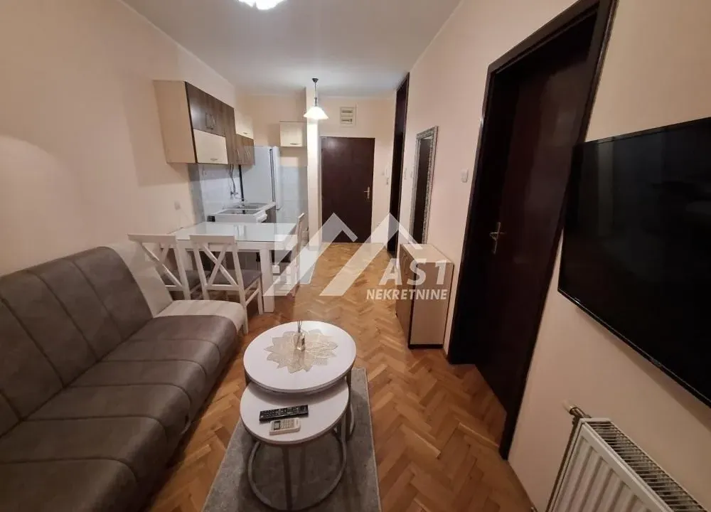 Izdavanje, jednosoban stan, 33m², Sajam, Novi Sad Sve Podlokacije