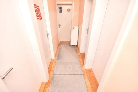 Prodaja, četvorosoban stan, 92m², Lepa Kata, Podgorica - image 14