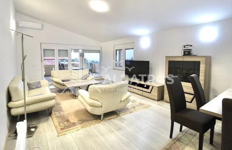Izdavanje, dvosoban stan, 140m², Bar, Crna Gora