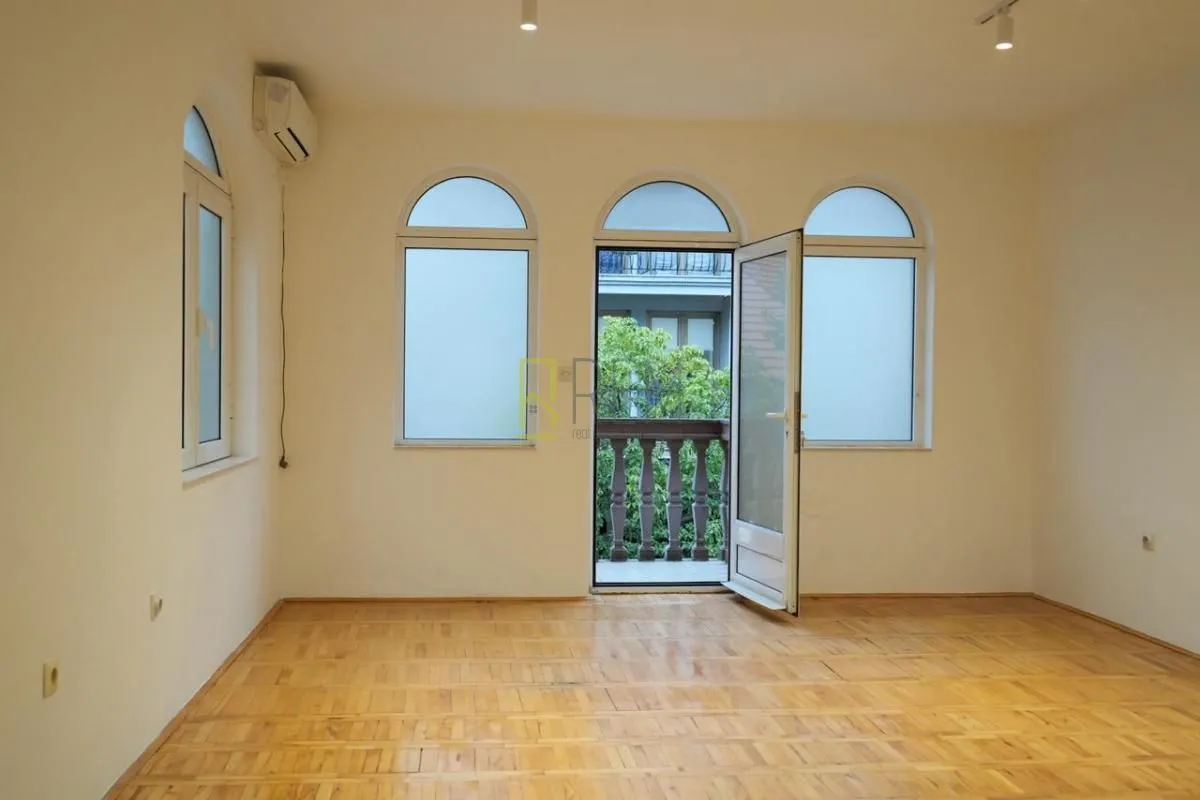 Rent, office space, 174m², Centar, Podgorica