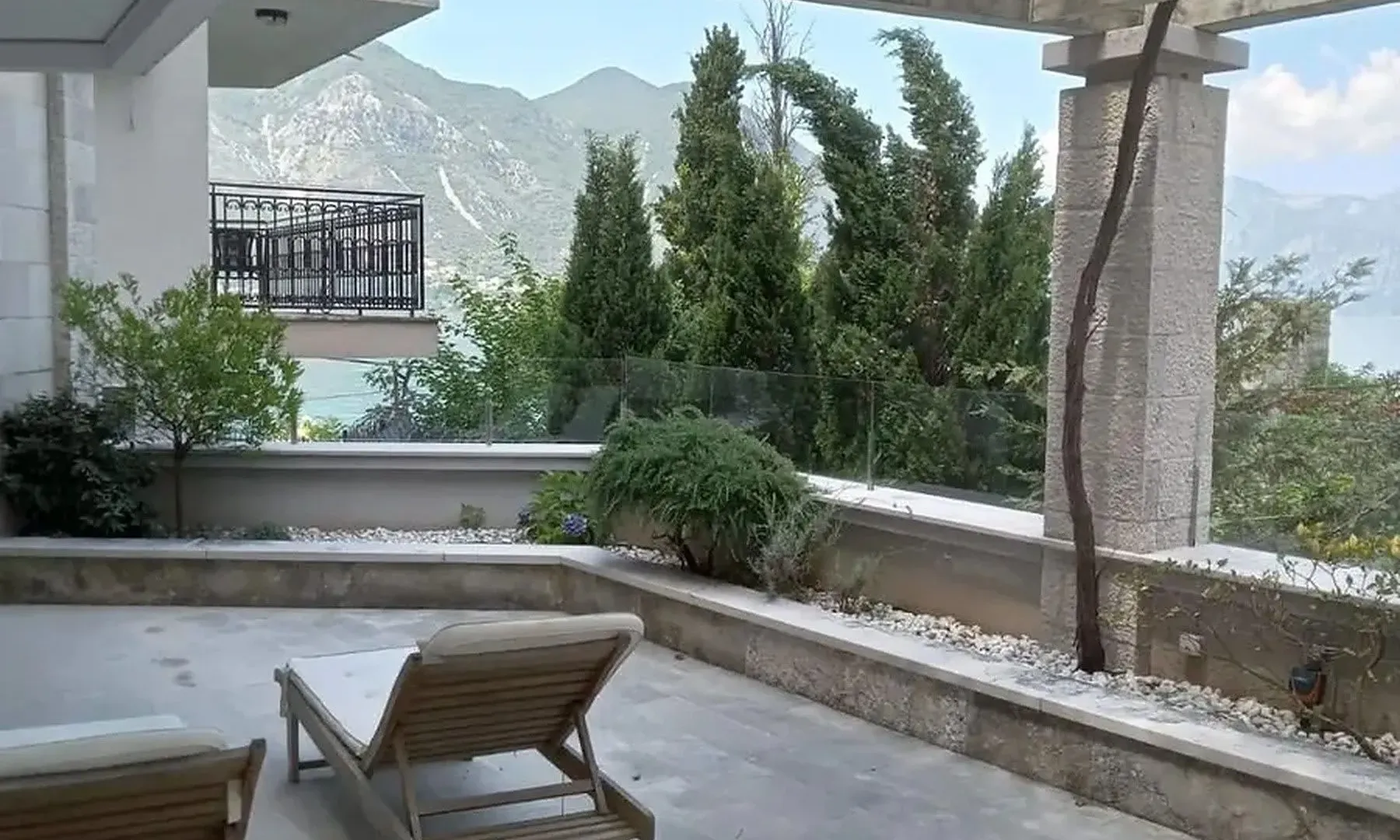 Prodaja, trosoban stan, 95m², Dobrota, Kotor