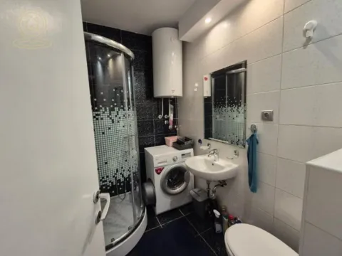 Izdavanje, trosoban stan, 74m², Medijana, Niš - image 12