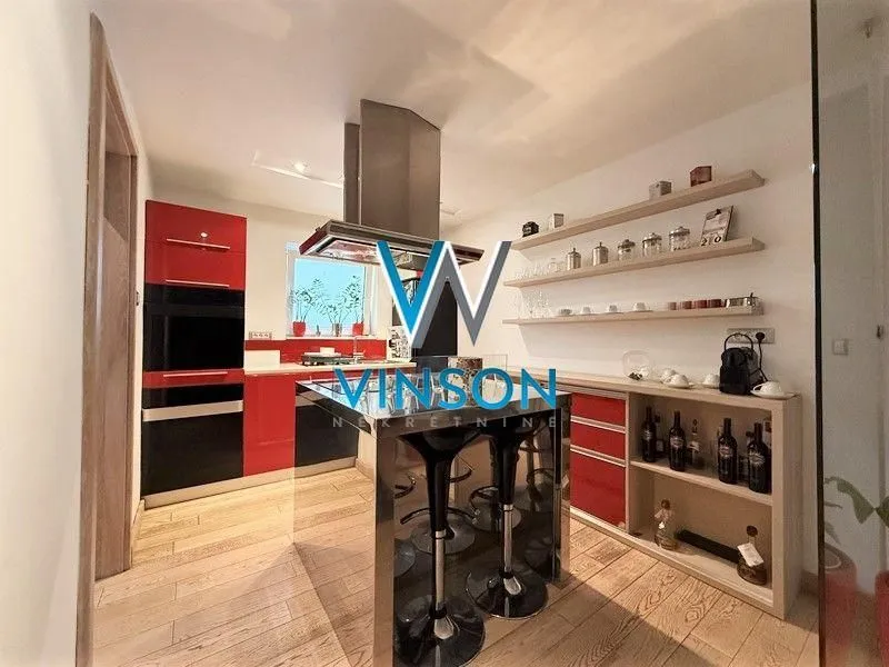 Izdavanje, trosoban stan, 187m², Novi Sad Sve Podlokacije, Novi Sad