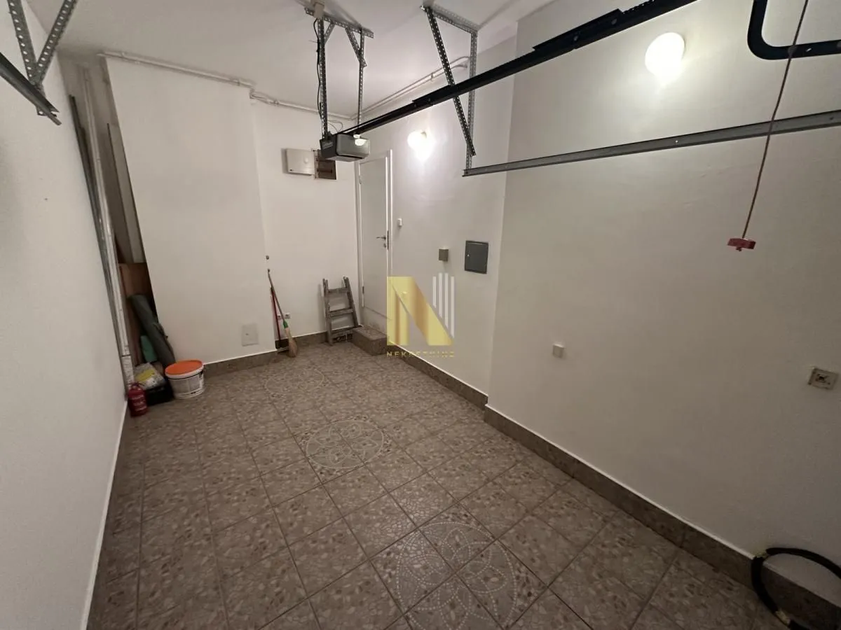 Izdavanje, kuća, 250m², Lipov gaj, Novi Sad Sve Podlokacije