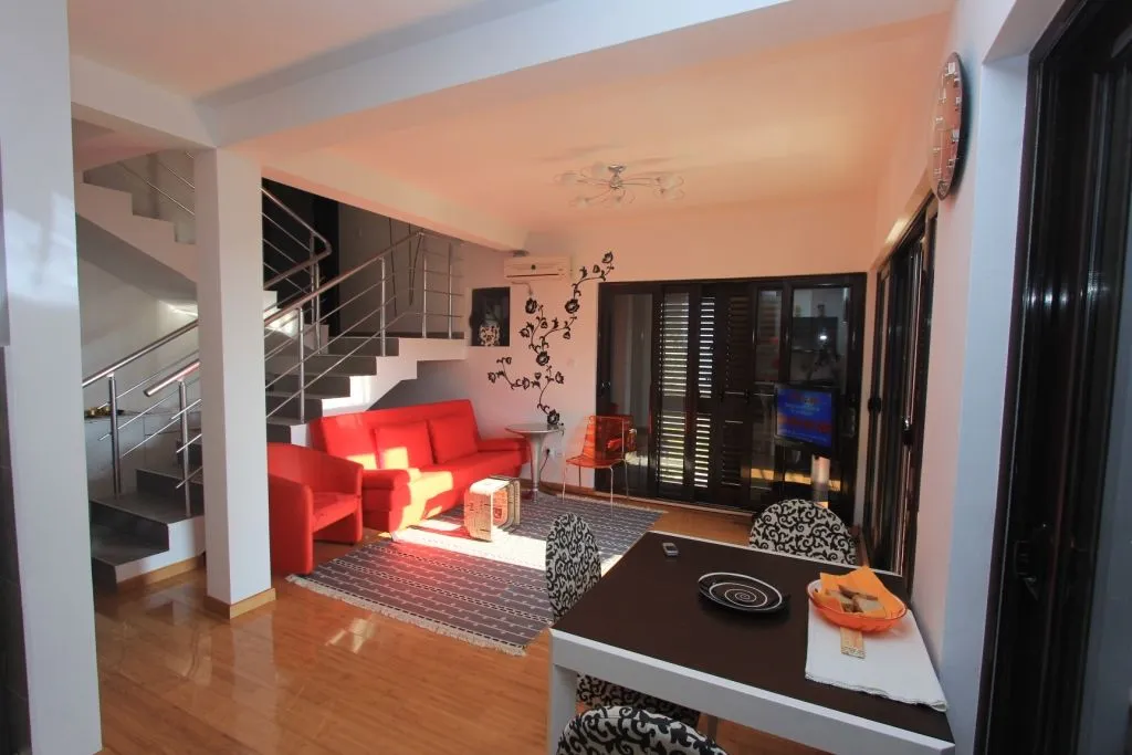 Prodaja, stan, 110m², Rafailovići, Budva