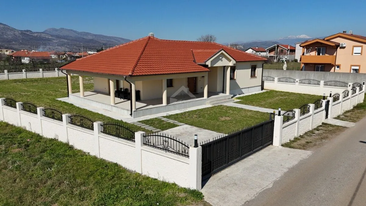 Rent, house, 200m², Kokoti, Podgorica