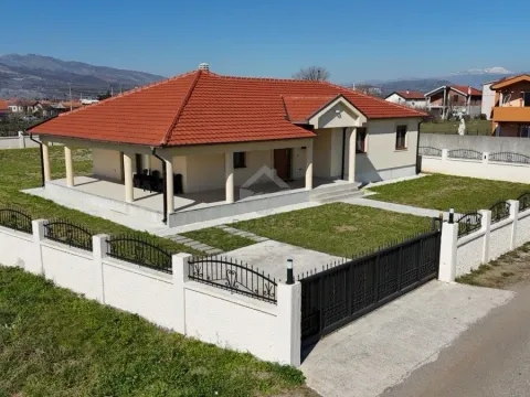 Rent, house, 200m², Kokoti, Podgorica - image 8