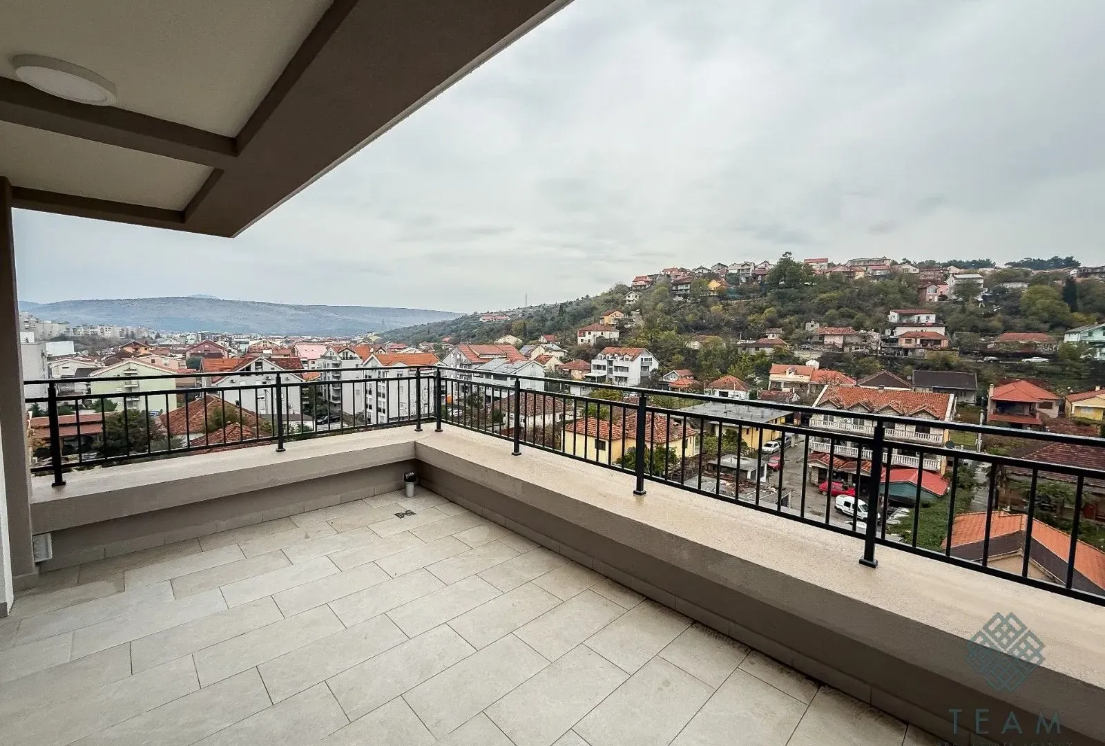 Izdavanje, trosoban stan, 163m², Preko Morače, Podgorica