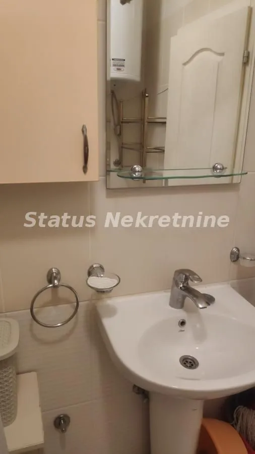 Izdavanje, garsonjera, 30m², Grbavica, Novi Sad Sve Podlokacije