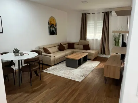 Rent, one bedroom apartment, 45m², Stari Aerodrom, Podgorica - image 1