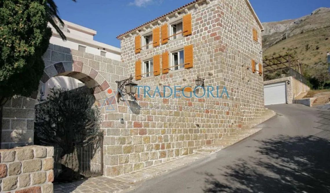 Prodaja, kuća, 350m², Reževići, Budva