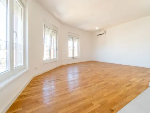 Izdavanje, stan, 115m2, Zabjelo, Podgorica Izdavanje, stan, 115m2, Zabjelo, Podgorica