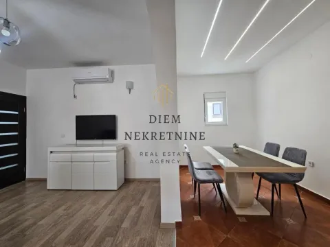 Rent, three bedroom apartment, 120m², Centar, Bar - image 12