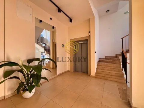 Prodaja, jednosoban stan, 46m², City Kvart, Podgorica - image 8