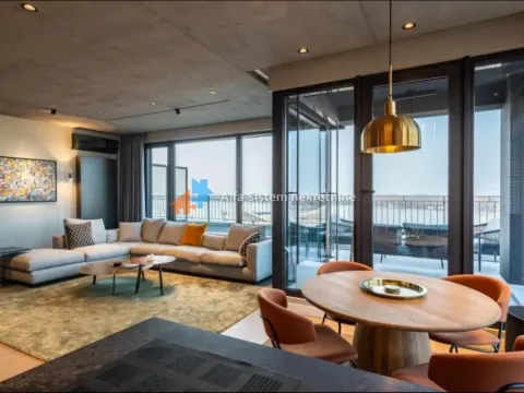 Izdavanje, trosoban stan, 193m², Stari Grad, Beograd - image 1