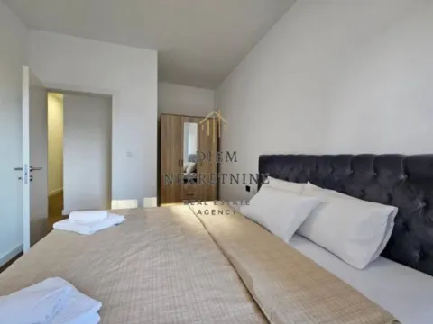 Izdavanje, dvosoban stan, 80m², Soho City, Bar - image 8