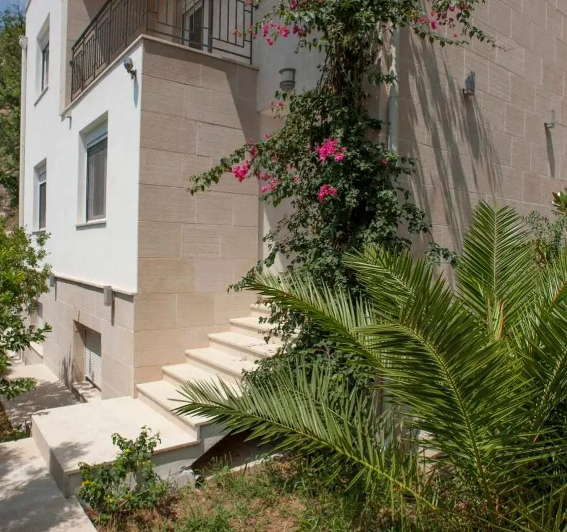 Sale, house, 400m², Perazića do, Budva