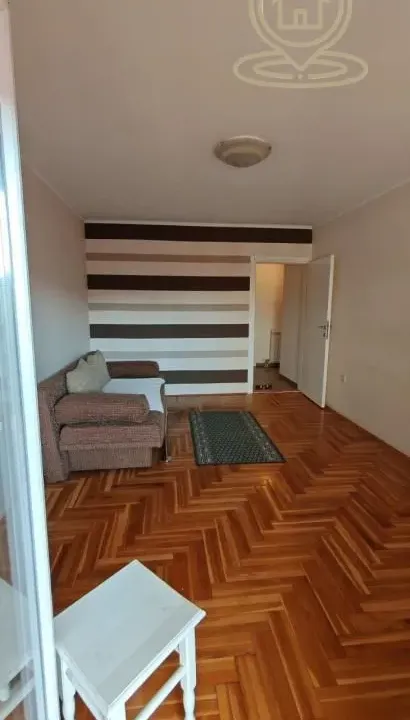 Izdavanje, jednosoban stan, 35m², Grbavica, Novi Sad Sve Podlokacije
