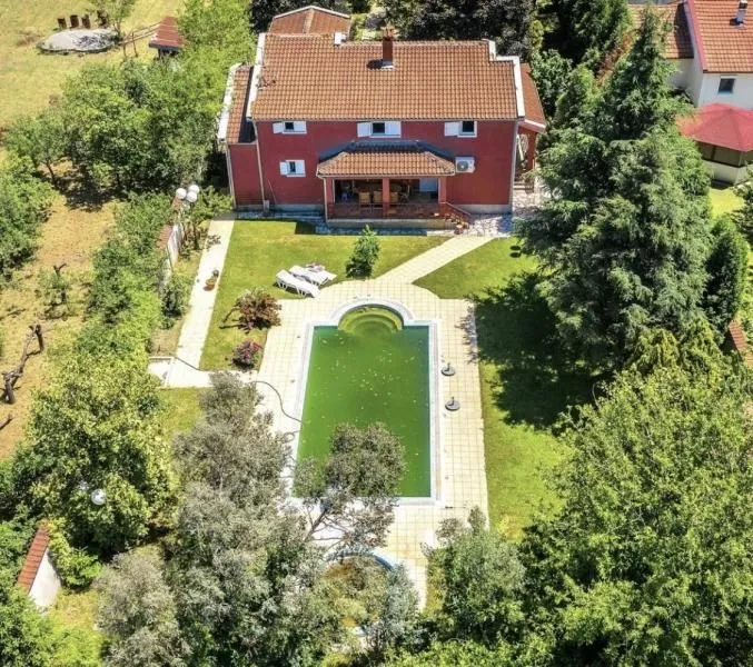Prodaja, kuća, 250m², Podgorica, Crna Gora