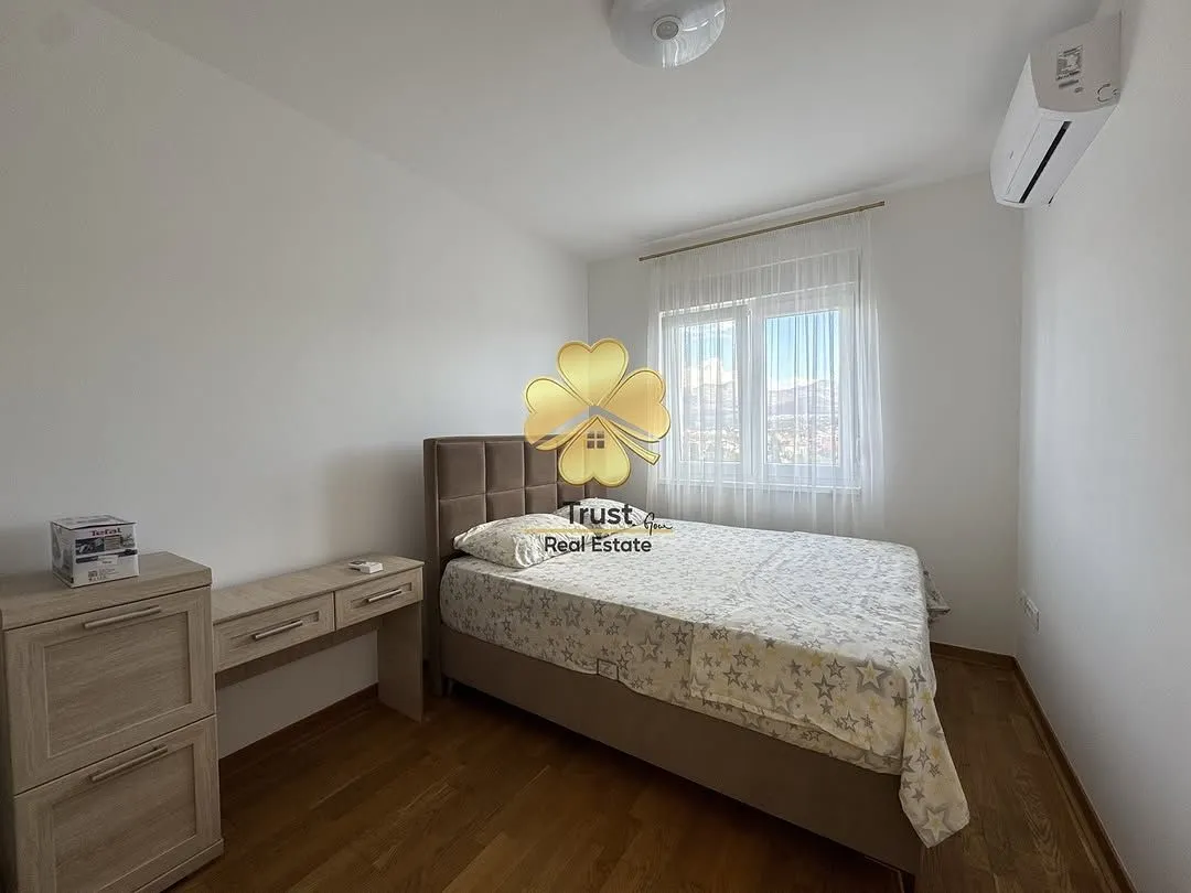 Izdavanje, dvosoban stan, 70m², City Kej, Podgorica