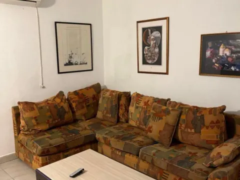 Izdavanje, garsonjera, 24m2, Stara Varoš, Podgorica Izdavanje, garsonjera, 24m2, Stara Varoš, Podgorica