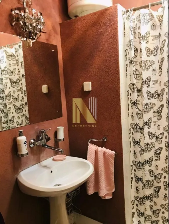 Prodaja, jednosoban stan, 30m², Centar, Novi Sad
