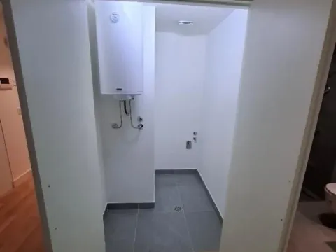 Izdavanje, dvosoban stan, 55m², Savski Venac, Beograd - image 13